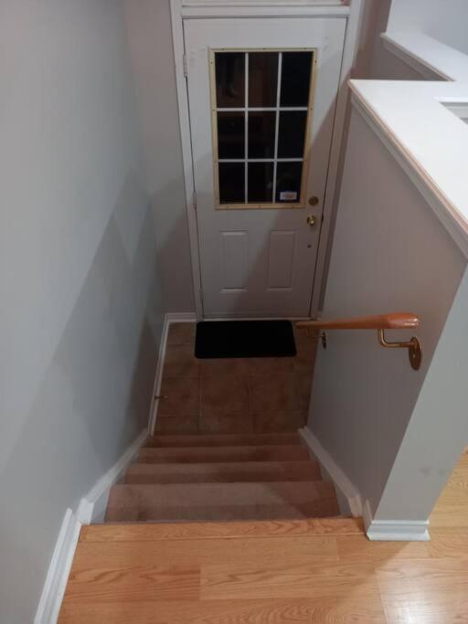 Adorable Private Suite In Ajax, Unique 2 Story Экстерьер фото